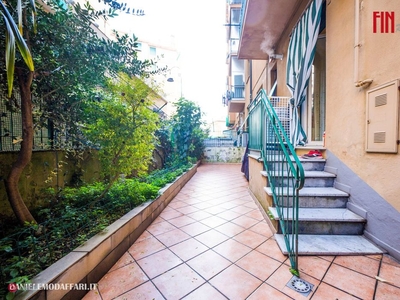 Appartamento in Vendita in Via Monte Rosa 30 a Genova