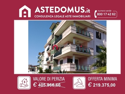 Appartamento in Via Cicori, Quarto, 8 locali, 2 bagni, 196 m²