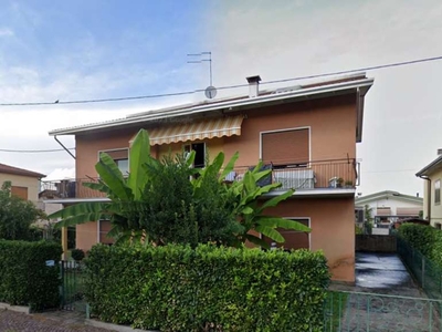 Appartamento in Via Vetrego, Mirano, 6 locali, garage, 157 m²