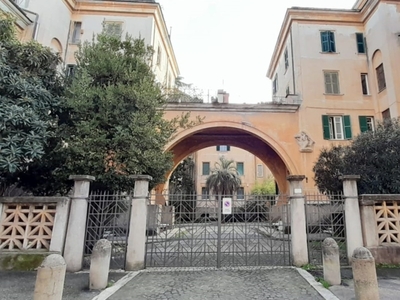 Appartamento in Viale Adriatico, Roma, 2 bagni, 125 m², 1° piano