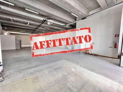 Capannone in Affitto ad Vicenza - 3200 Euro