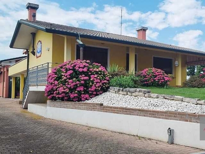 Casa Indipendente in Vendita ad Piombino Dese - 653000 Euro