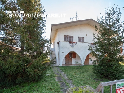 Casa indipendente con terrazzo a Lagosanto