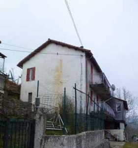 Casa indipendente in Vendita a Torriglia Località Costazza