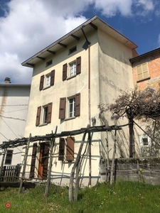 Casa indipendente in Vendita in Strada Pessola Bruschi 75 a Varsi