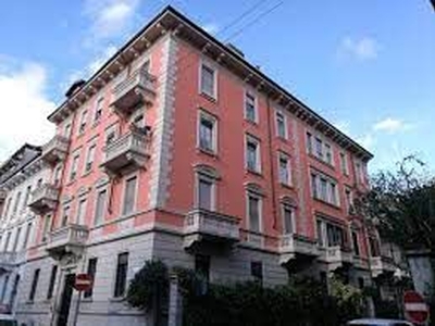 Casa indipendente in Vendita in Via Padre Ludovico da Casoria a Napoli