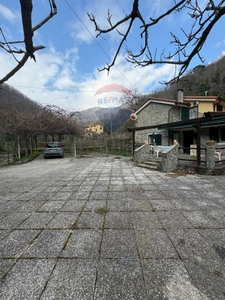 Casa indipendente in Via montenotte, Albisola Superiore, 4 locali