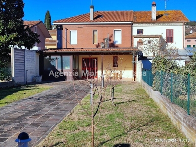 Casa semindipendente in Via Provinciale Feltresca, Tavullia, 10 locali