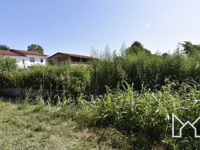 Terreno in Vendita ad Rossano Veneto - 50000 Euro