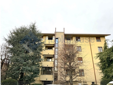 Trilocale in VIA DANTE, Giussano, 2 bagni, giardino in comune, 93 m²