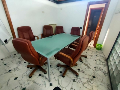 Ufficio in Affitto a Massa, 300€, 20 m²