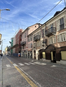 Vendita Locale Commerciale Corso Vittorio Alfieri, Asti
