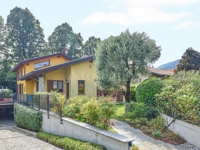 Villa a Ponte Lambro in Via Dalmazia