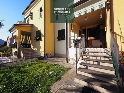 Villa a schiera a Bolano, 10 locali, 2 bagni, 221 m², multilivello