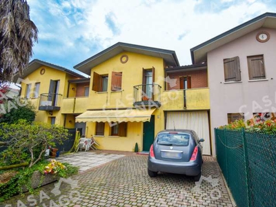 Villa a Schiera in Vendita ad Boschi Sant`anna - 140000 Euro