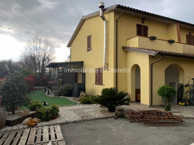 Villa a Schiera in Vendita ad Tuoro sul Trasimeno - 235000 Euro