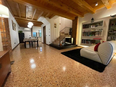 Villa a Schiera in Vendita ad Vicenza - 305000 Euro