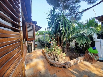 Villa a Siracusa, 4 locali, 2 bagni, giardino privato, 90 m²