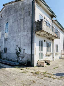 Villa Bifamiliare in Vendita a Ospedaletto Euganeo - 90000 Euro