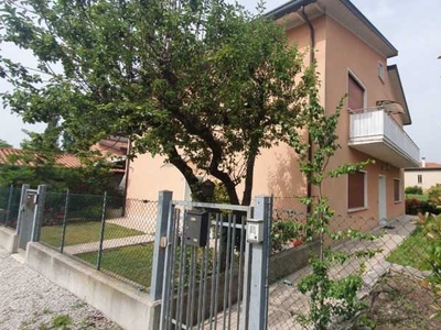 Villa Bifamiliare in Vendita ad Salzano - 175000 Euro