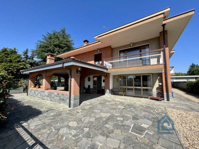 Villa Trifamiliare in Vendita ad Lombardore - 470000 Euro