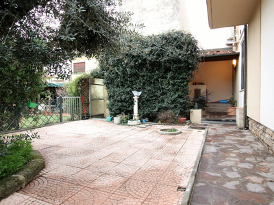 Vendita Casa bifamiliare Lucca - Est