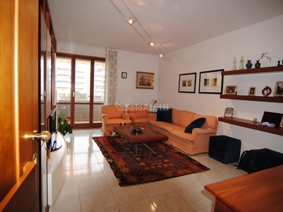 Appartamento in Affitto a Livorno, zona Antignano - Banditella - Ardenza, 1'000€, 100 m², arredato