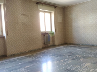 Appartamento in Affitto a Livorno, zona Roma, 1'700€, 240 m²