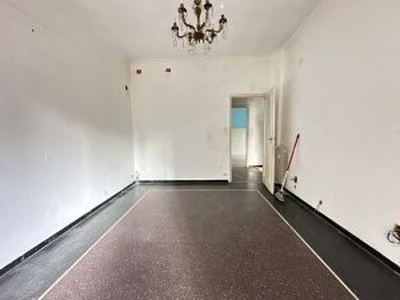 Appartamento in Vendita a Genova, 118'000€, 104 m²