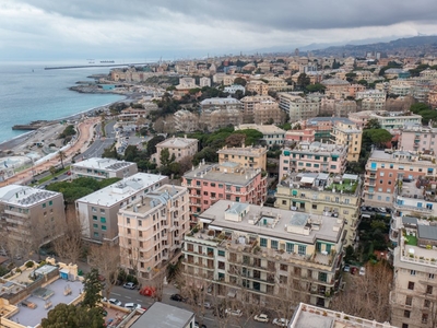 Appartamento in Vendita a Genova, zona Albaro, 670'000€, 228 m²
