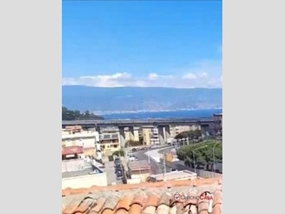 Appartamento in Vendita a Messina, 18'000€, 110 m²