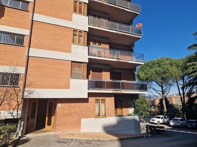 Appartamento in Vendita a Perugia, 148'000€, 123 m², con Box