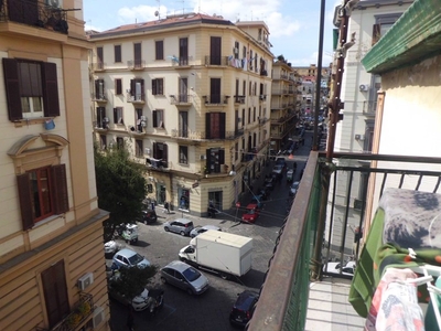 Bilocale in Affitto a Napoli, zona San Lorenzo, 270€, 50 m², arredato