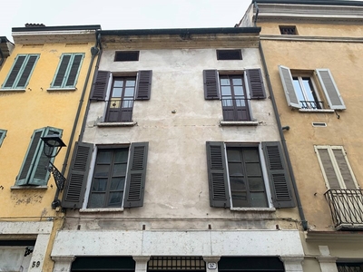 Bilocale in Vendita a Mantova, zona Centro storico, 100'000€, 90 m²