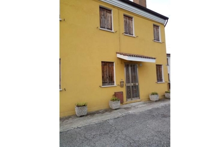 Casa indipendente in vendita a Villadose, Frazione Cambio Di Villadose, Via Romolo Andreotti 69
