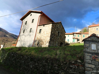 Casa indipendente in vendita a Pontremoli