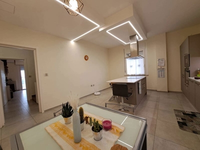 Casa Indipendente in Vendita a Ravenna, 246'000€, 165 m², arredato