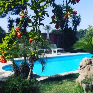 Casa vacanze Villa Romina con vista sulle montagne, piscina e giardino