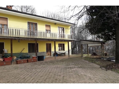 Casa indipendente in vendita a Bagnolo Piemonte, Frazione Villaro, Via Canavera 26