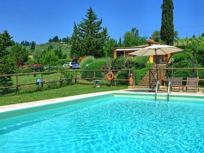 Piacevole casa a Certaldo con barbecue, piscina e giardino