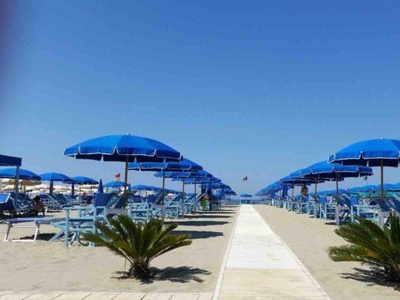 Stabilimento balneare in vendita a Massa