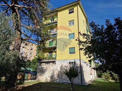 Trilocale in Vendita a Ancona, zona Collemarino, 59'500€, 79 m²
