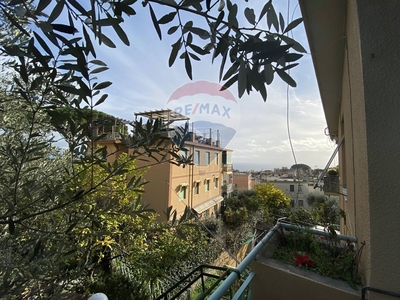 Trilocale in Vendita a Genova, zona Nervi, 350'000€, 100 m²