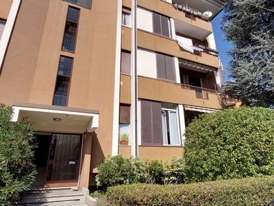Trilocale in Vendita a Varese, zona Masnago, 119'000€, 104 m²