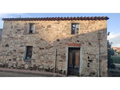 Casa indipendente in vendita a Villaurbana, Via Amsicora 18