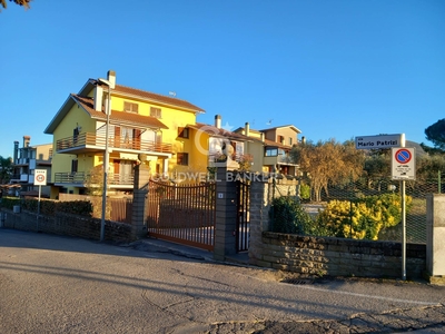 Villa bifamiliare in vendita a Vitorchiano