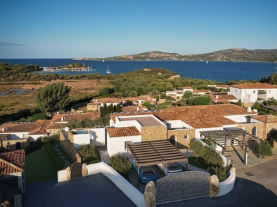 Villa in vendita a Arzachena - Zona: Porto Cervo