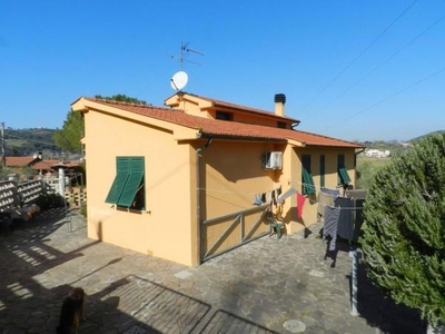 Villa in vendita a Castellina Marittima