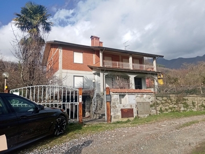 Casa indipendente con giardino, Bagnone vico