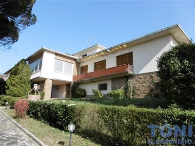 Villa in buono stato di 300 mq.